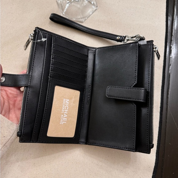 NWT Michael Kors Signature Jet Set Double-Zip Wristlet - Picture 4 of 5